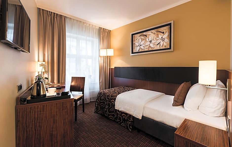 Avalon Hotel & Conferences