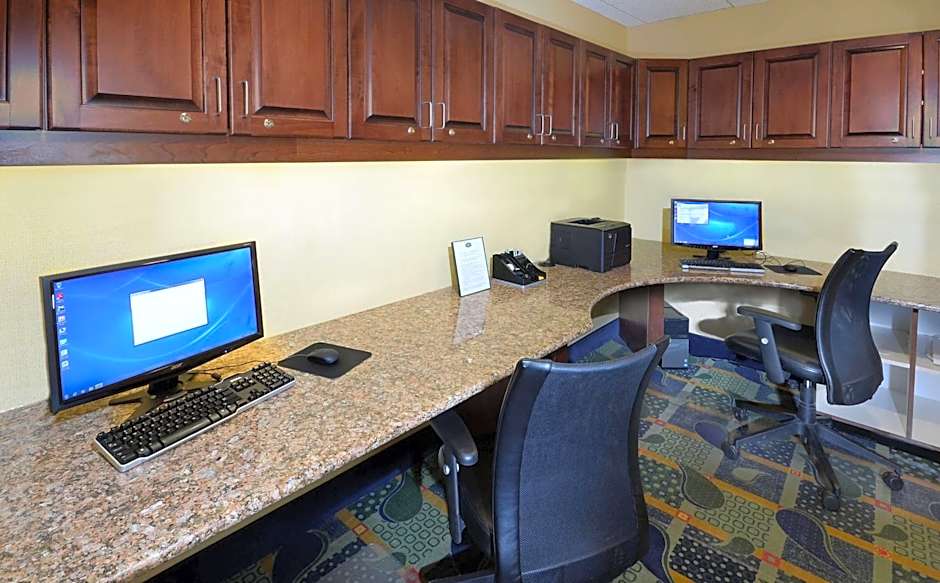 Hampton Inn By Hilton Roxboro