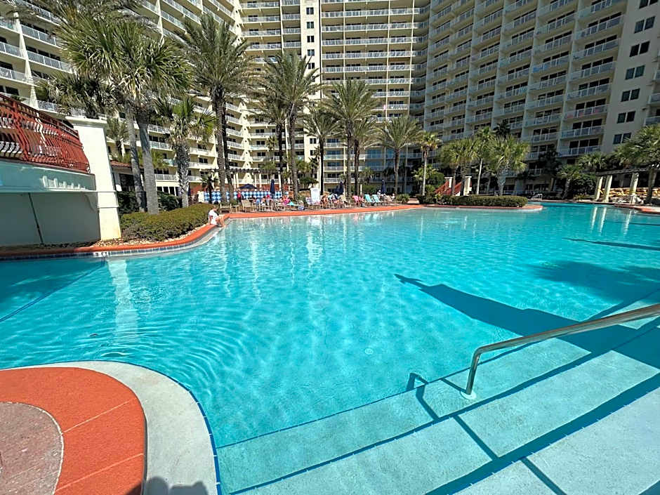 Amazing views! Great beachfront Panama City Condo