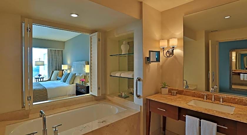 The Bristol Panama, a Registry Collection Hotel