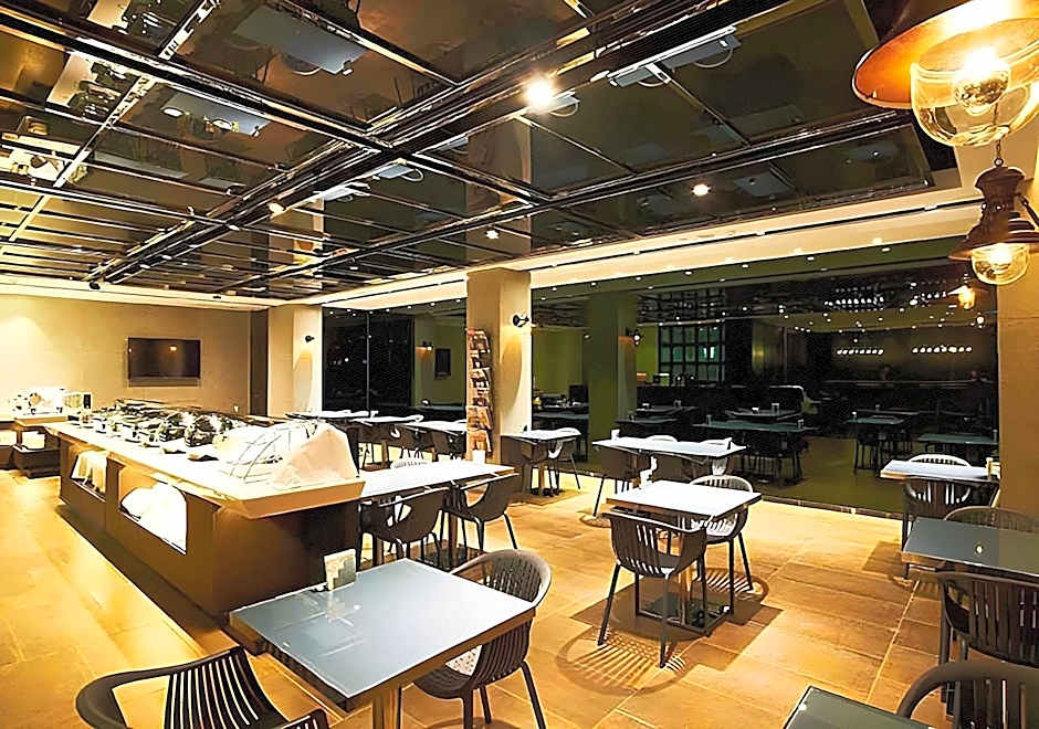 Royal Group Hotel Buo Ai Branch