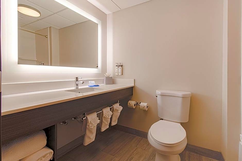 Holiday Inn Express Hartford Newington By IHG