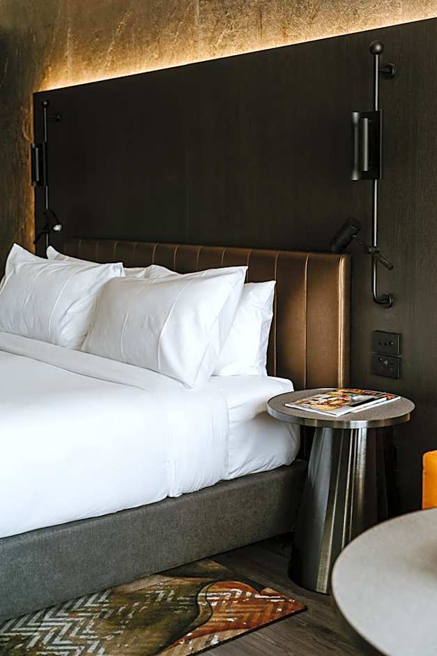The Motley Hotel Richmond, Tapestry Collection by Hilton