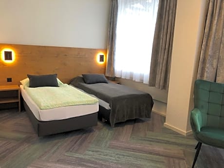 Double Room (1 Adult)