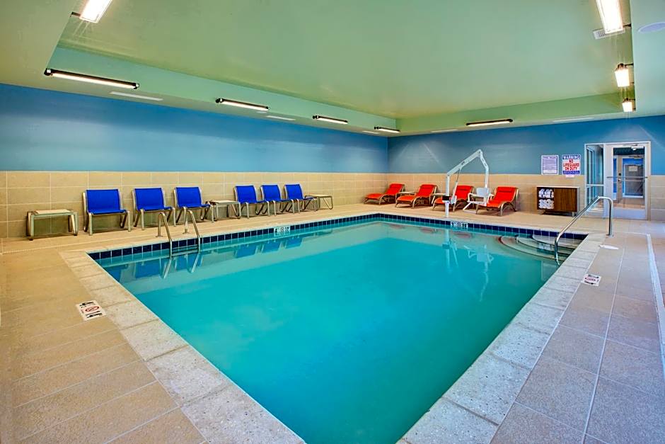 Holiday Inn Express & Suites New Castle By IHG