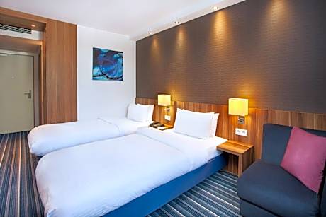 Standard Twin Room with Courtyard View