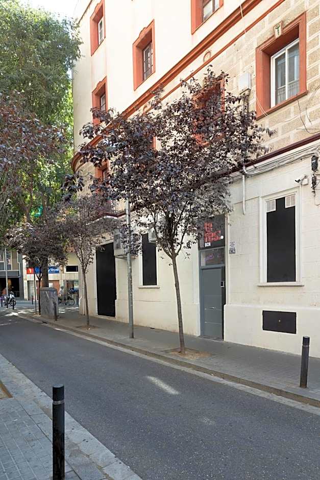 LaResiBCN minimum 31 nights