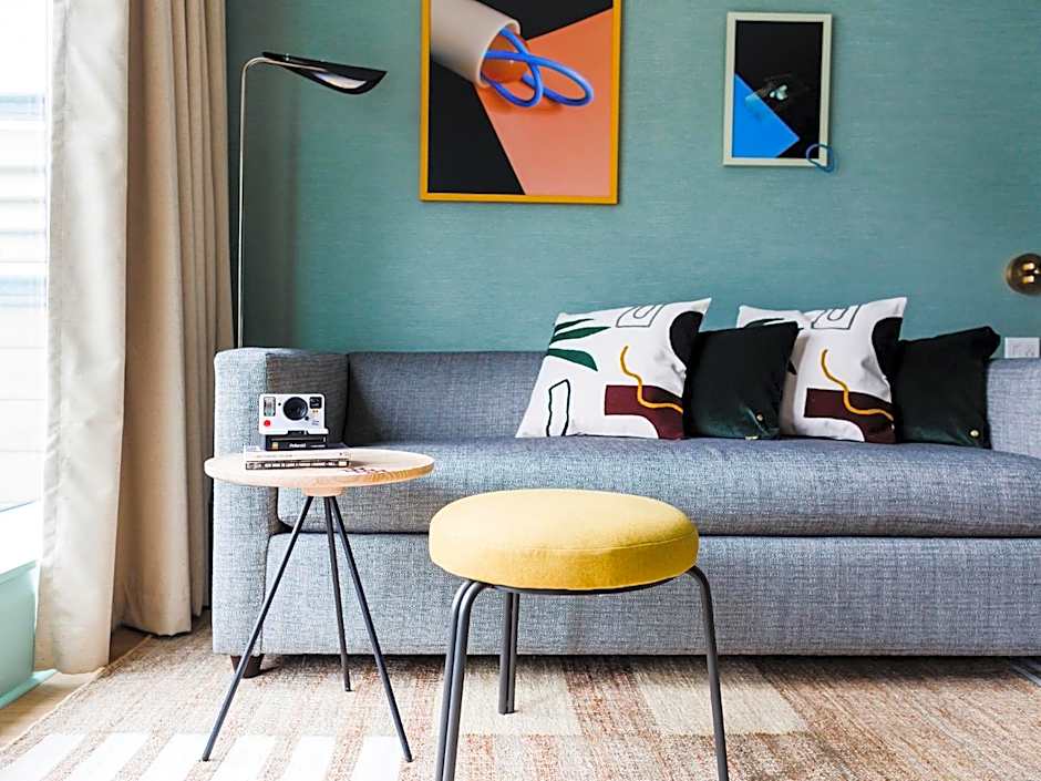 Drake Devonshire and Motor Inn