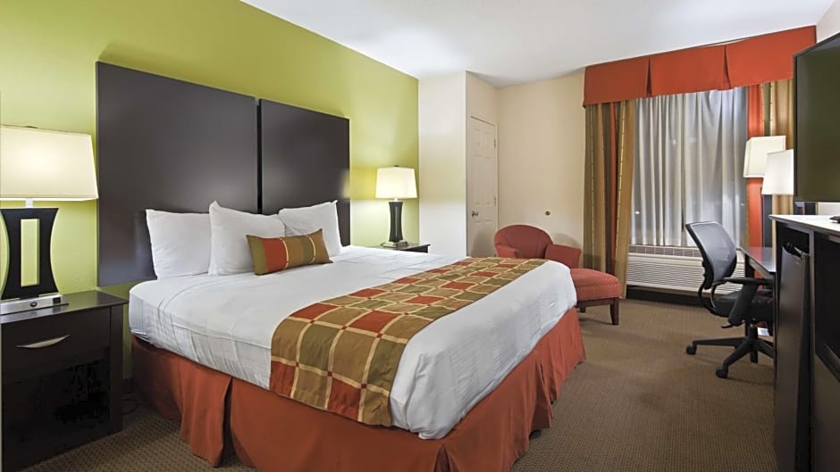 Best Western Plus Huntersville Inn & Suites Near Lake Norman