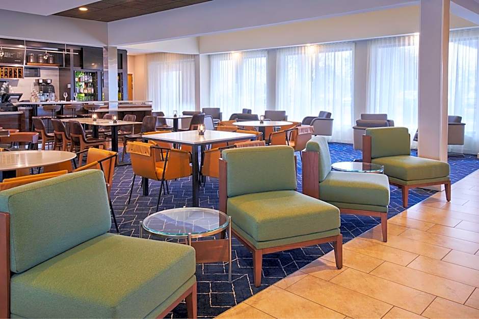 Courtyard By Marriott Detroit Livonia