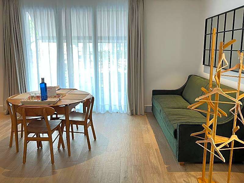 Apartamentos Turísticos La Plaza