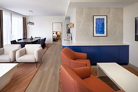 Palazzo Suite, 1 Bedroom Vice Presidential Suite, 1 King, Sofa Bed, Plaza View, Corner Room