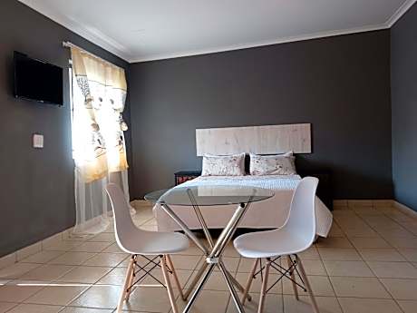 Zihlalele 24Hours Guest House