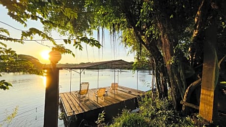 Moon River Resort Phimai