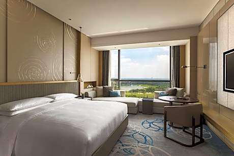 Deluxe Lake View King Room