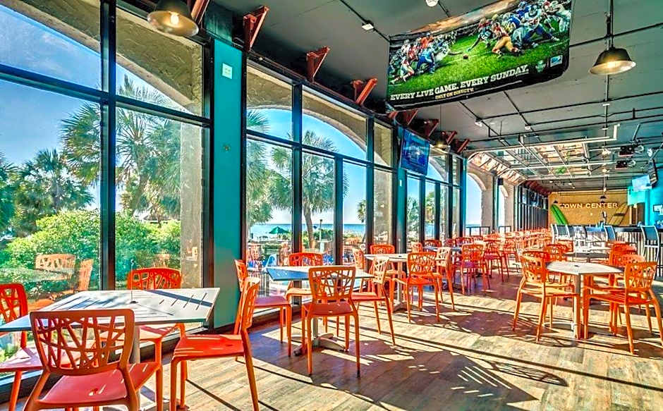 Modern Oceanfront 1 Bedroom Condo, Prime Location, Stunning Views at Beach Cove Resort