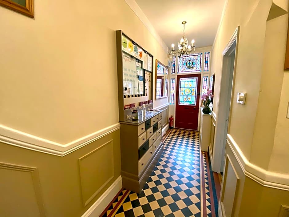 Quilt and Croissants Guest House