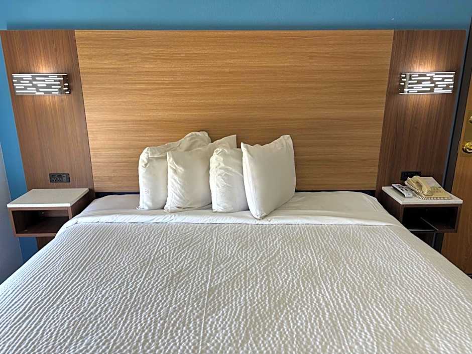 Jacksonville Inn & Suites