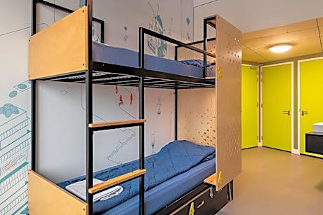 Budget Twin with Bunk Beds and Private Bathroom with Shower
