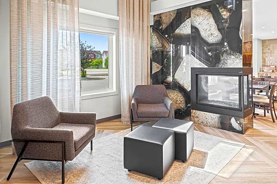 Home Inn & Suites Regina Airport