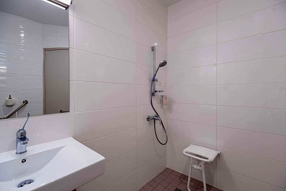 Hotel Le Circuit Le Mans