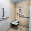 Holiday Inn Express & Suites Wilmington-Newark by IHG