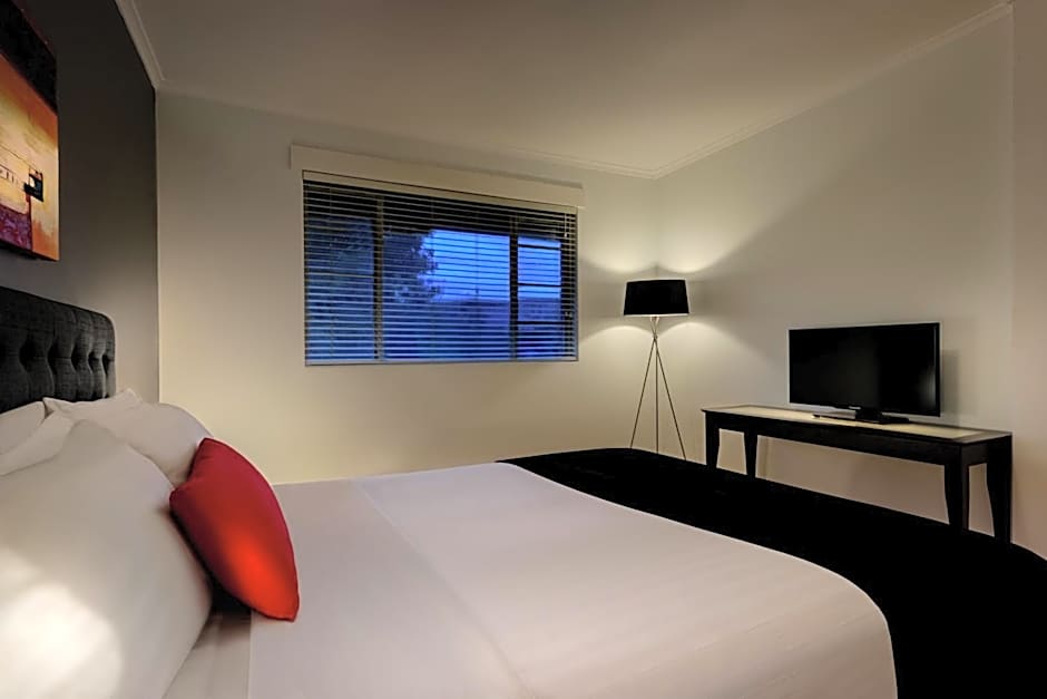 Crest On Barkly Serviced Apartments