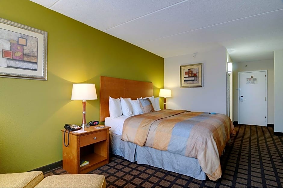 Best Western Plus Chicago Hillside