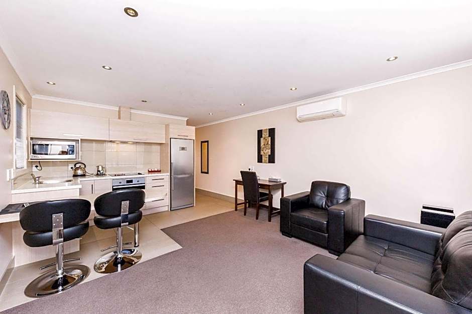 Kauri Court Motel and Apartments