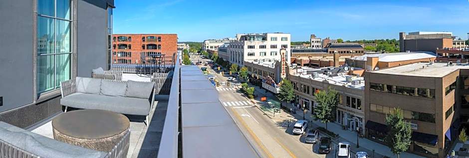 Daxton Hotel Birmingham, Curio Collection by Hilton