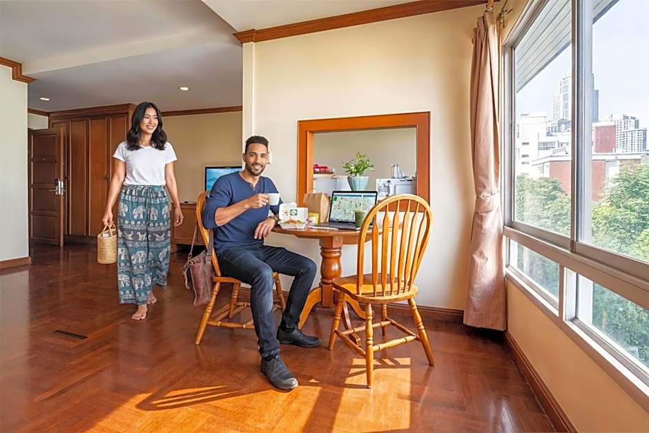 Studio Suite by Royal Ivory Nana