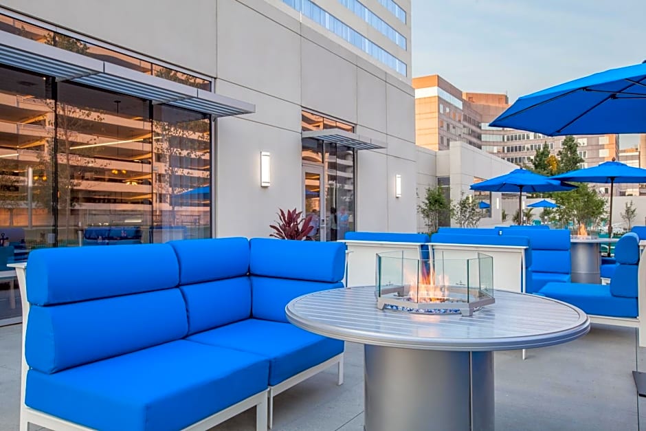 Holiday Inn Cleveland Clinic, an IHG Hotel