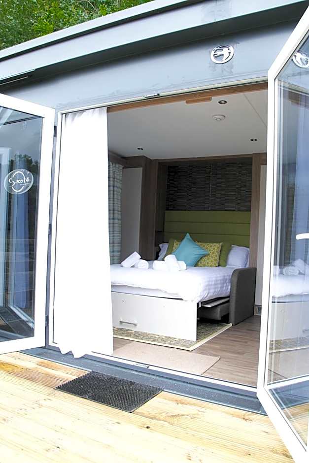 Herons Lake Retreat Hot Tub Lodges