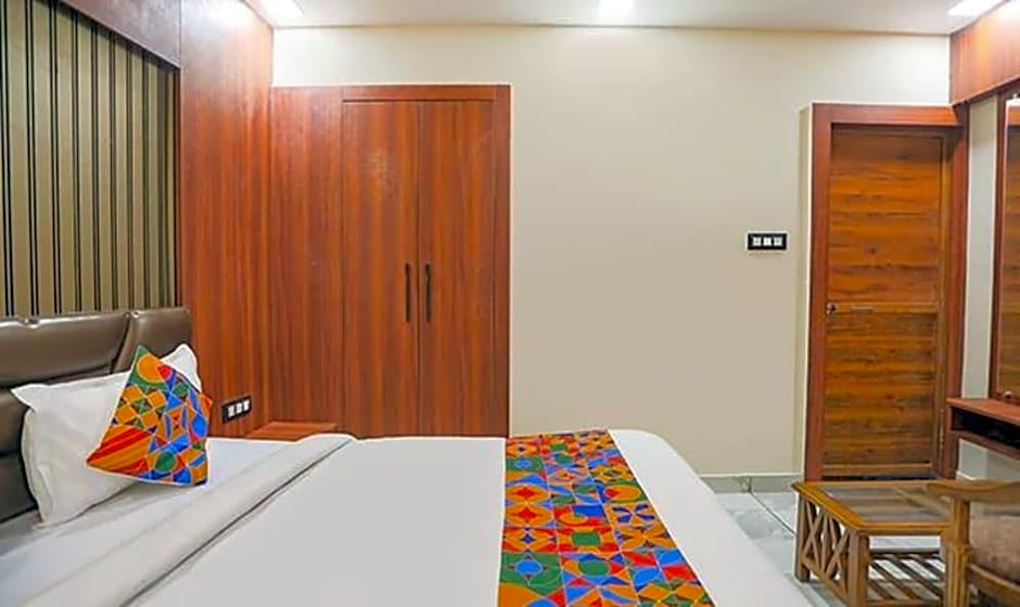 The Treenity House by Fabhotel – Allahabad, MD