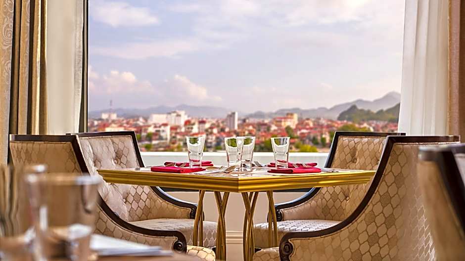 Four Points by Sheraton Lang Son