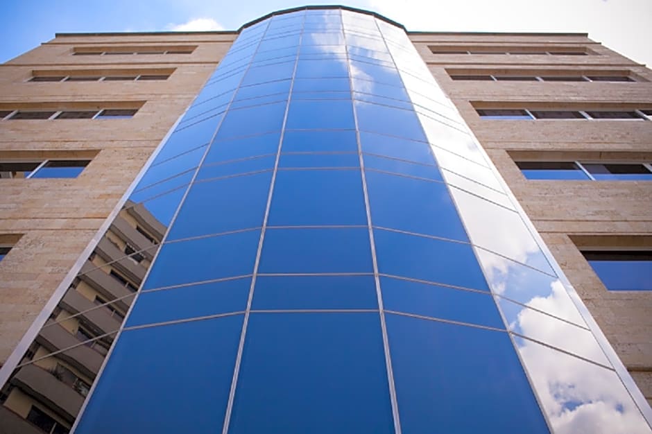 CUARTA AVENIDA SUITES