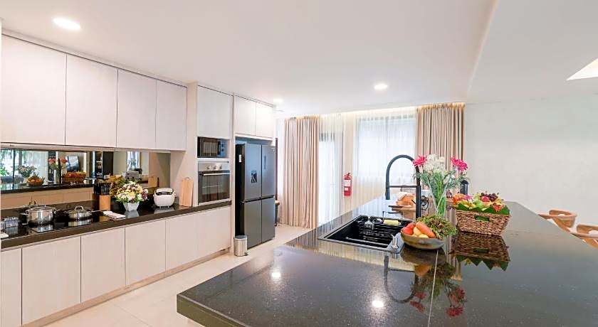 Pantai Indah Lagoi Bintan