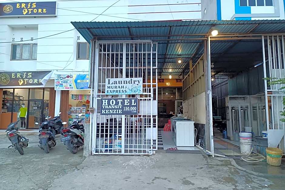 OYO 93485 Hotel Kenzie Sentani