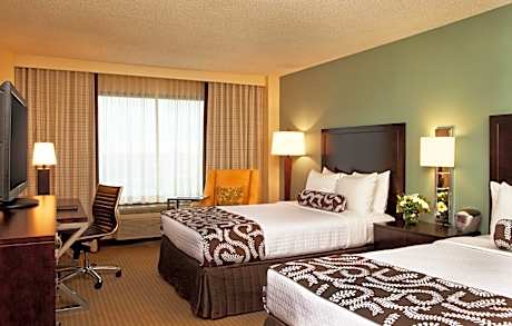 Deluxe - Double - Mobility Accessible - Tub