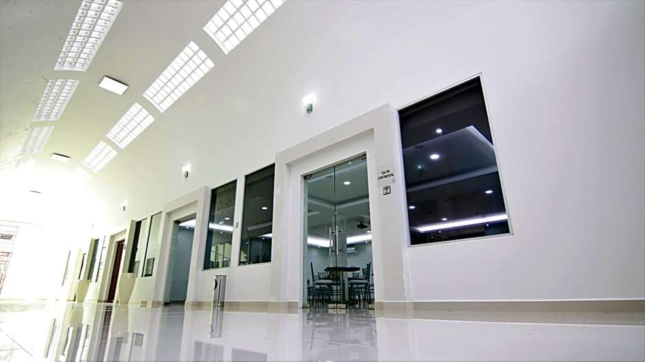 Hotel Fray Junipero Serra