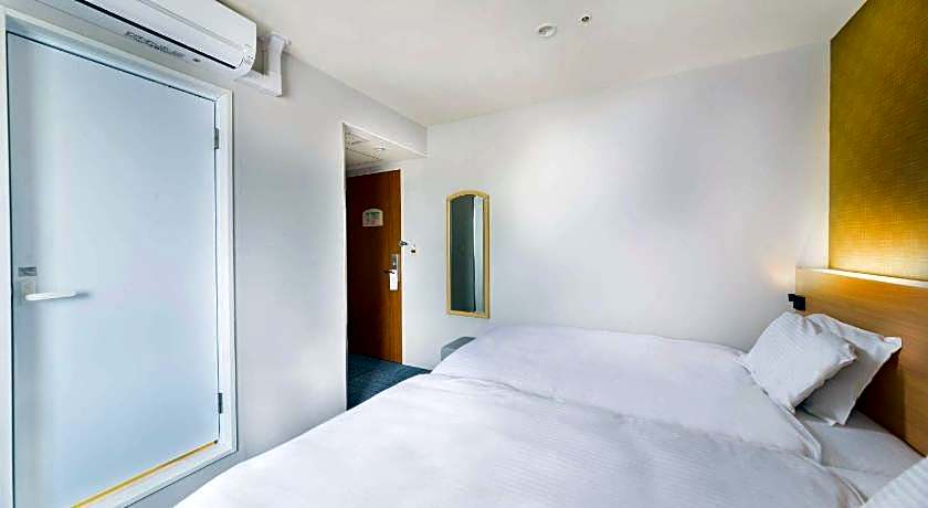 SureStay Plus Hotel by Best Western Shin-Osaka