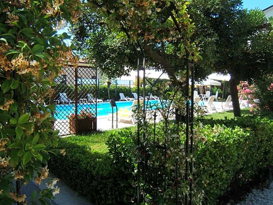 Hotel Apuana