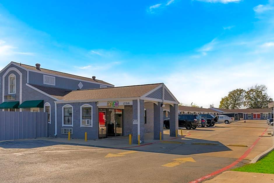 Golden Inn Dallas by Hotel O