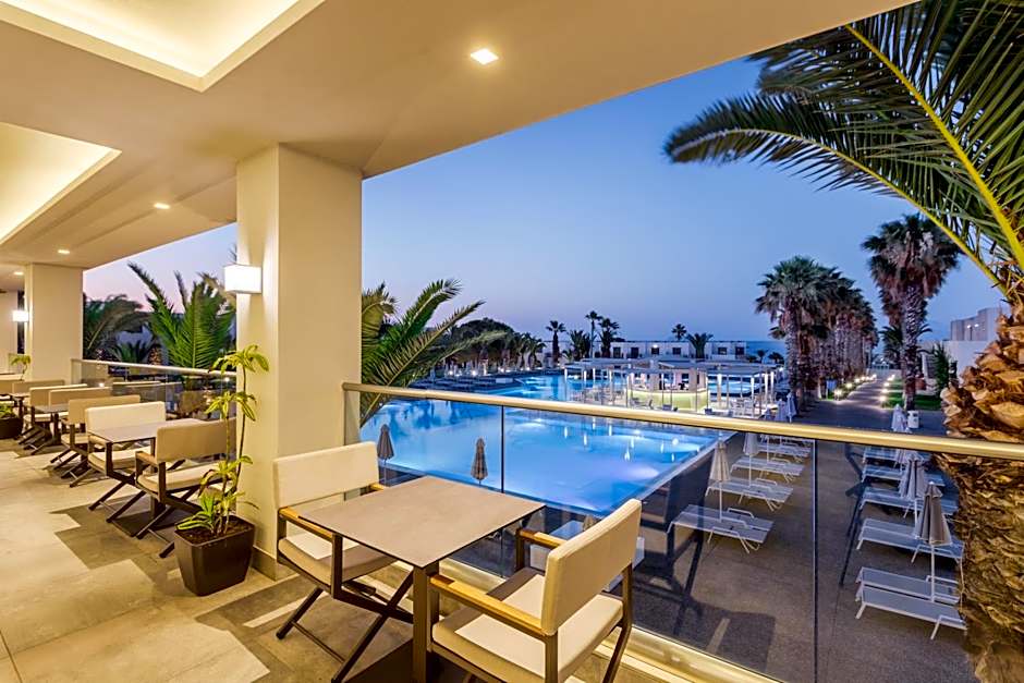 Porto Bello Beach Hotel