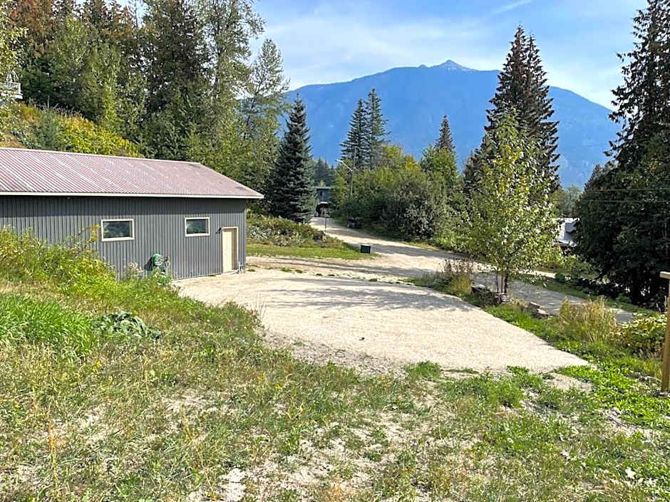 Stoke Cabin by Revelstoke Vacations