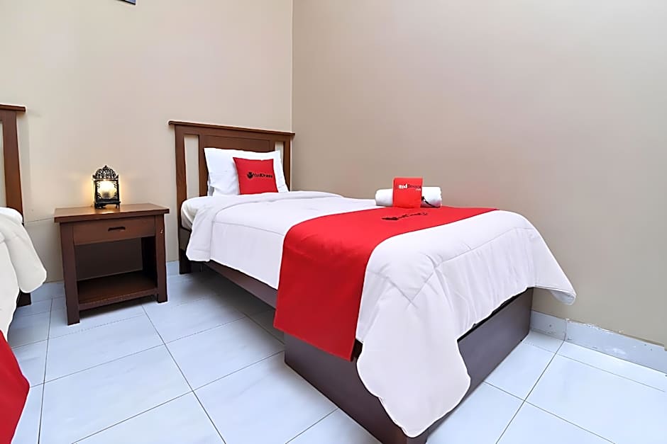 RedDoorz near Pantai Sanur Bali