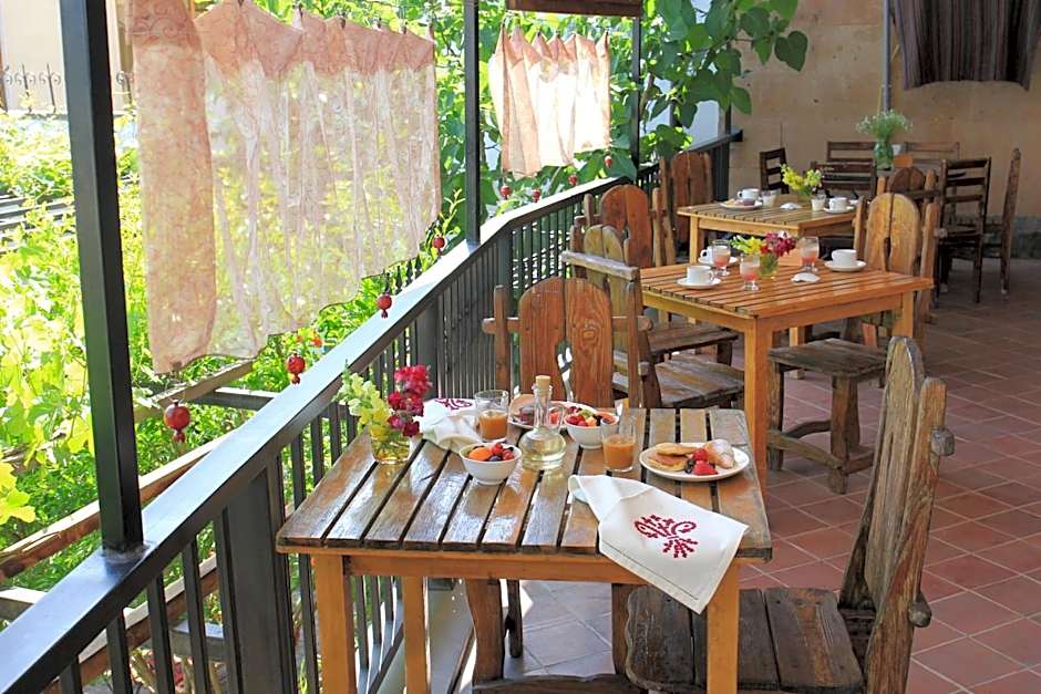 Silk Road Hotel