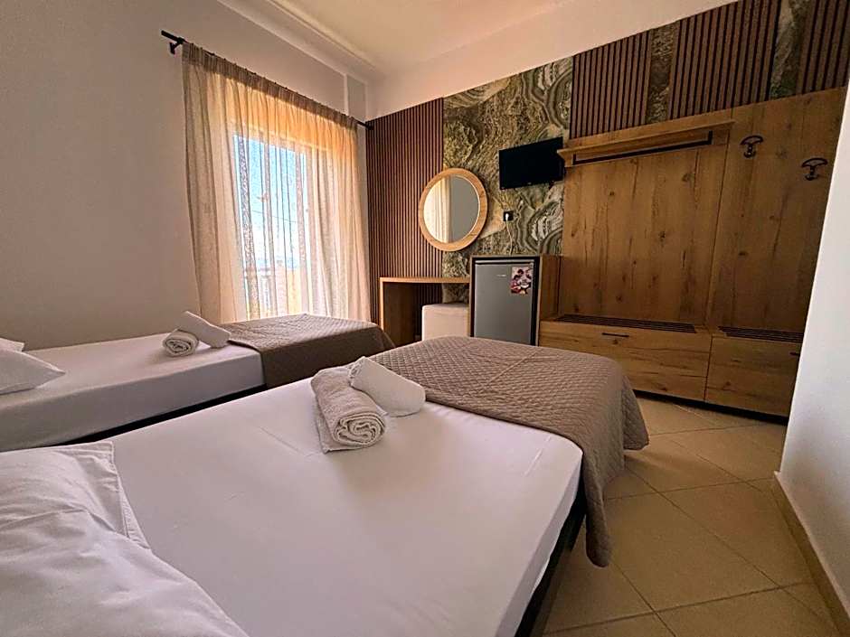 Hotel Avra