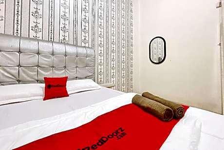 RedDoorz @ Sonya Homestay Tebing Tinggi