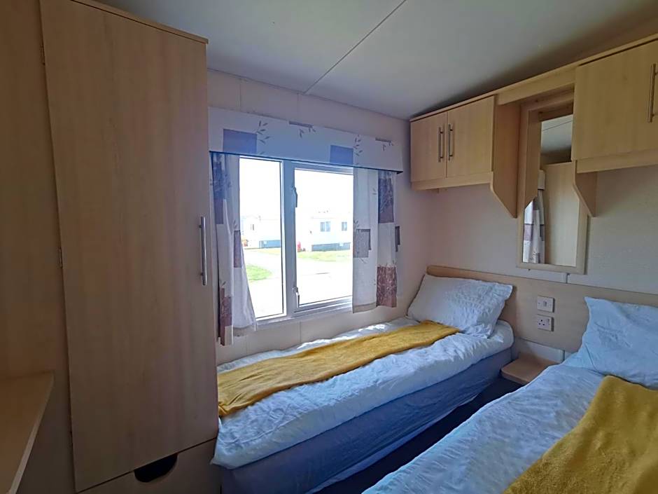 Snowdonia Holiday Sea Beach and Mountains view